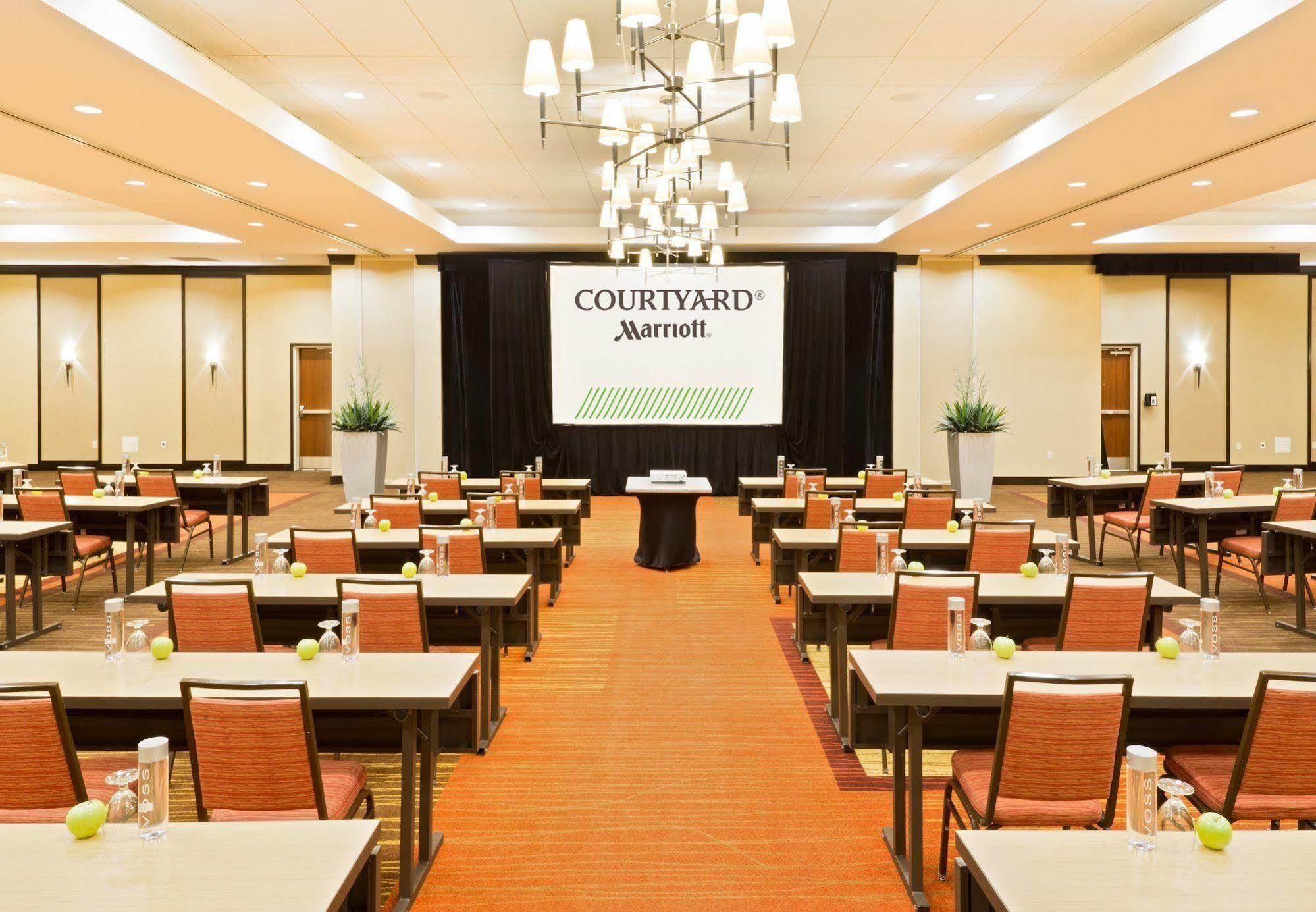Courtyard Fort Wayne Downtown At Grand Wayne Convention Center Kültér fotó